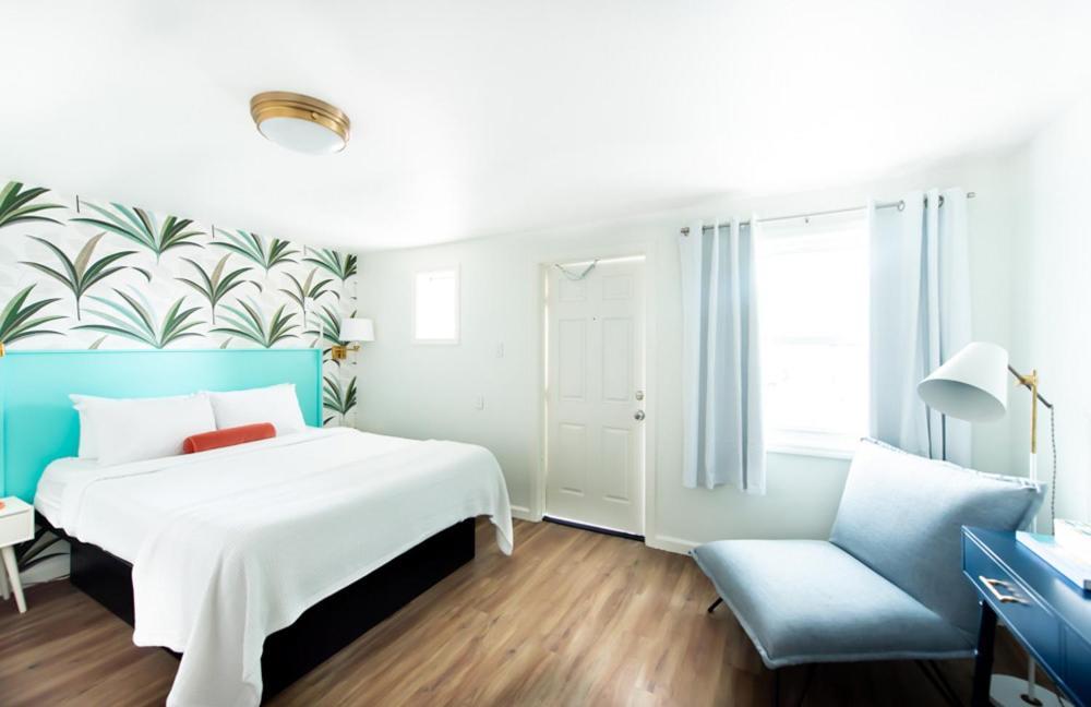 Royal Palms Motel ไทบีไอส์แลนด์ ภายนอก รูปภาพ
