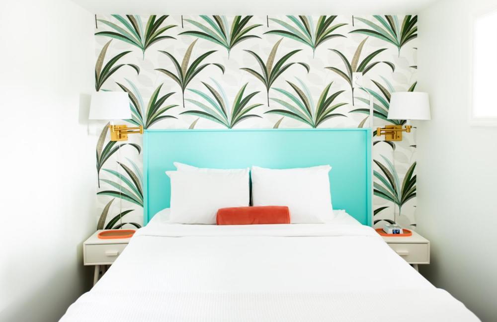 Royal Palms Motel ไทบีไอส์แลนด์ ภายนอก รูปภาพ