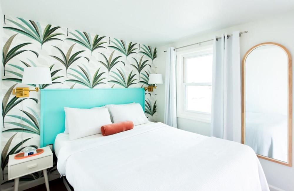 Royal Palms Motel ไทบีไอส์แลนด์ ภายนอก รูปภาพ