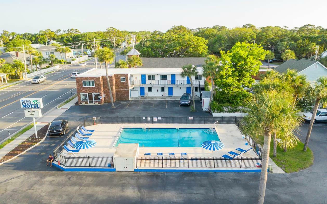 Royal Palms Motel ไทบีไอส์แลนด์ ภายนอก รูปภาพ